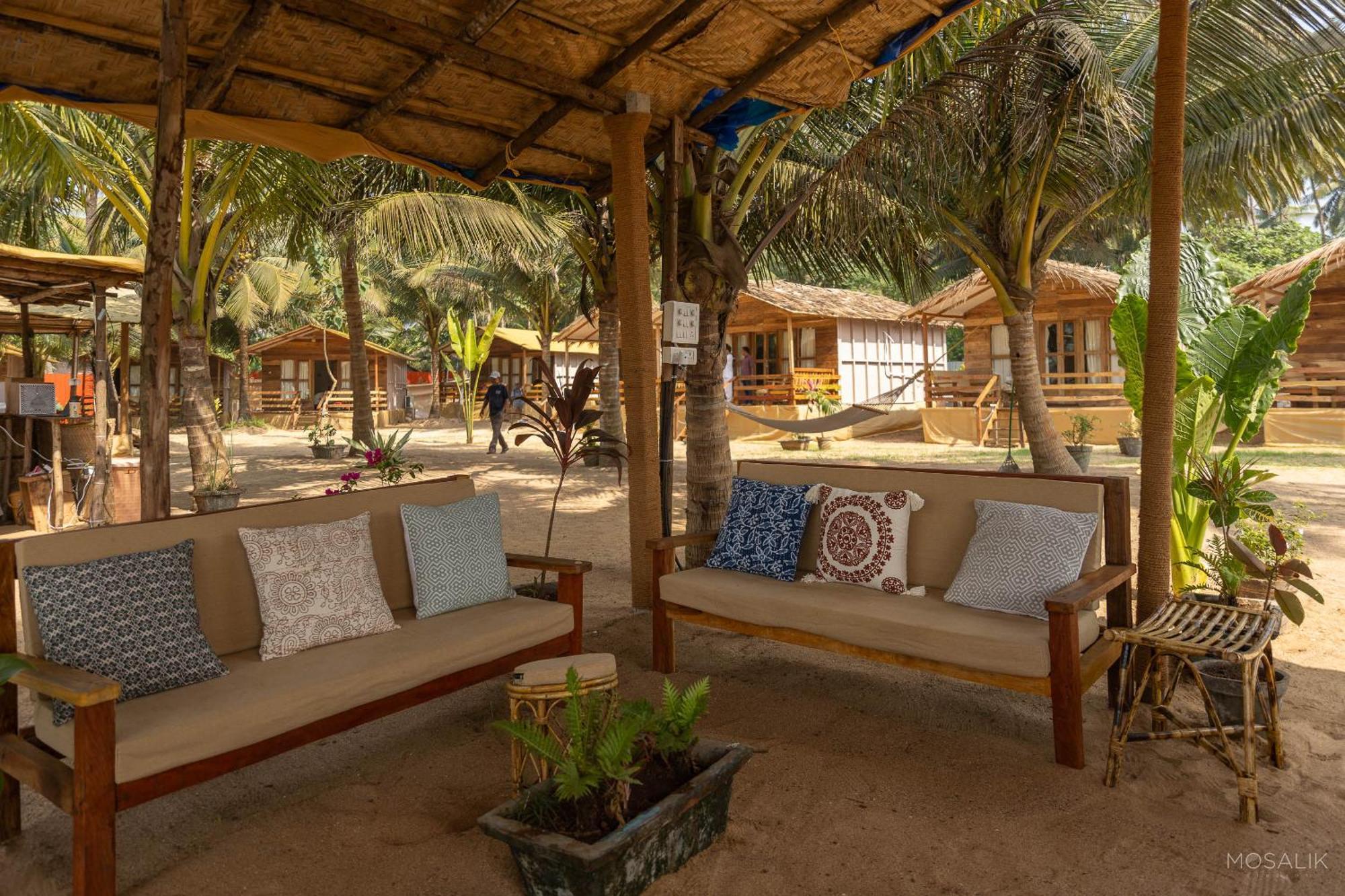 Ravi Yoga Retreat *