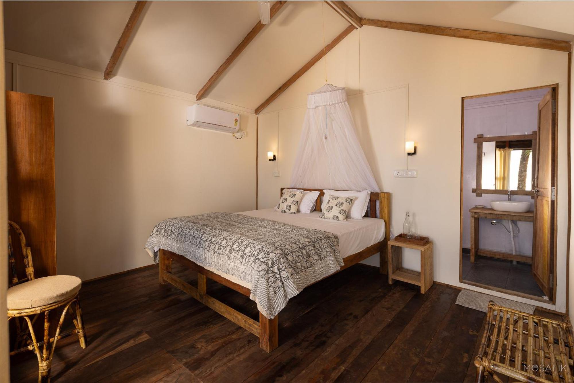 Ravi Yoga Retreat Polem